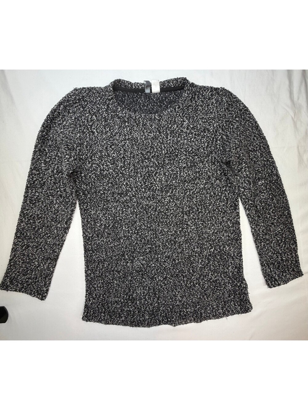 DIVIDED Women's Sweater Pullover Crew Neck Long Sleeve Knit Size Small Black